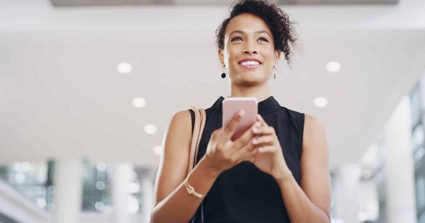 Quelles techniques de communication sont essentielles pour un capitaine d'équipe de basket sur le terrain?