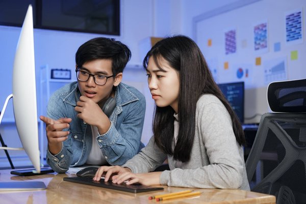 Comment les séances de musculation peuvent-elles être structurées pour les compétiteurs de grappling?