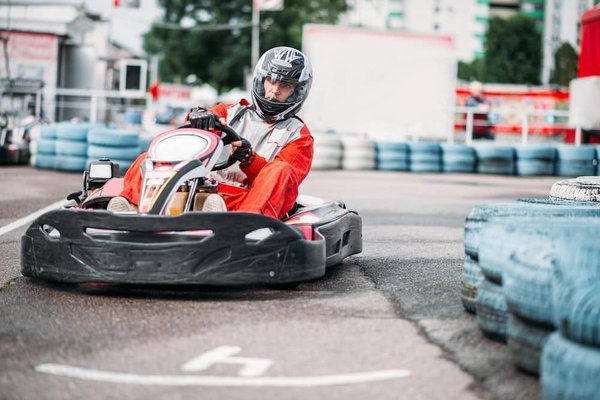 Faire du karting à Lyon : conseils pour bien profiter de la journée